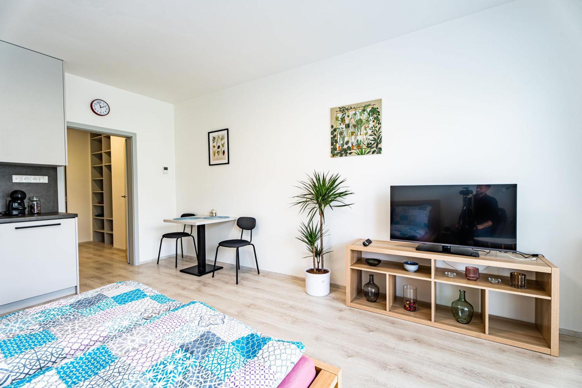 Edmund's 21 Apartment